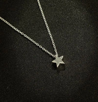 Simple Fashion Ladies Short Clavicle Necklace Fashion Thick Gold And Silver Stars Pendant Temperament Necklace Birthday Gift