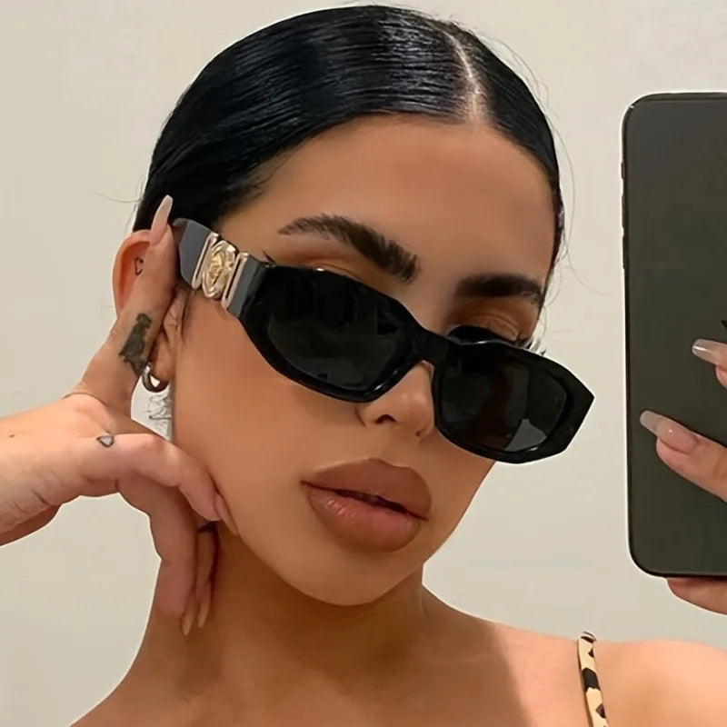 1PCS Unisex Y2K Ultra-Light Retro Glasses, Suitable for Daily Wear, Parties and Back-to-School Gifting.