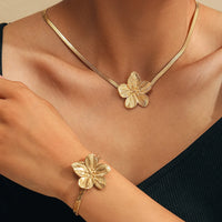 Luxukisskids 2pc Flower Earrings Necklace Set Jewellry