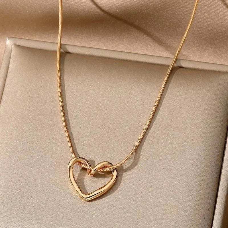 Hollow Love Heart Pendant Creative