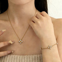 316L Stainless Steel Simple Elegant Clover Zirconia Pendant Necklace For Women New Trendy Fine Neck Chain Jewelry Gift