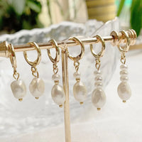 Gold Color Natural Freshwater Pearl Drop Earrings Irregular Baroque Pearl Tassel Pendulum Charm Small Loop Huggie Pearl Earring
