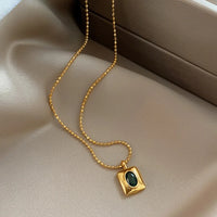 Exquisite Peacock Stone Bead Pearl Necklace For Women Simple Emerald Zircon pendant Layered Collarbone Chain 2025 New Jewelry