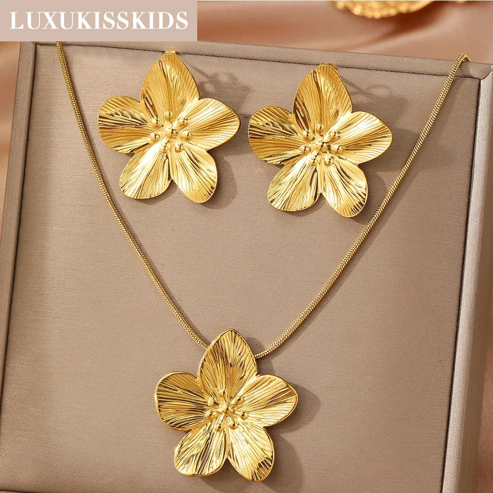 Luxukisskids 2pc Flower Earrings Necklace Set Jewellry