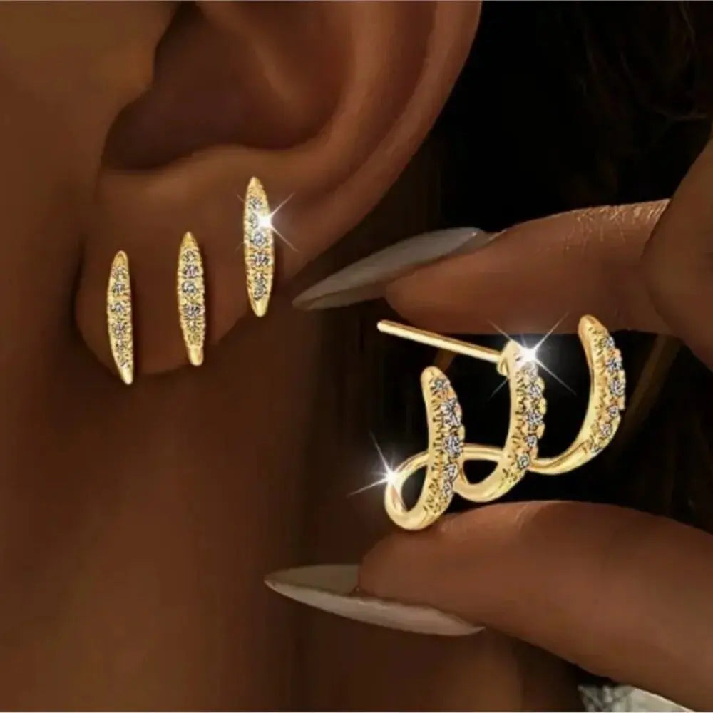 Rhinestone Three Claw Design Earring